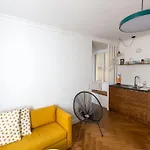 Appartement contemporain rénové dans le centre de Paris