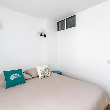 Appartamento Contemporain Rénové Dans Le Centre De