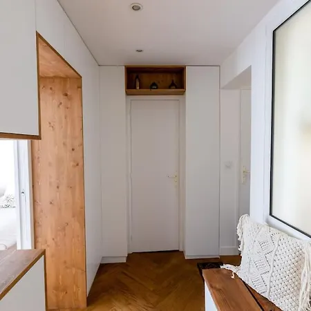 Contemporain Rénové Dans Le Centre De