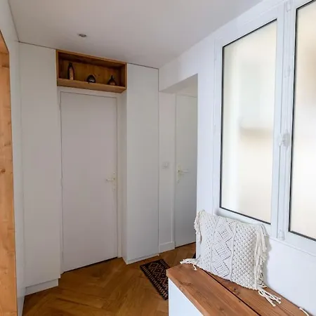 Contemporain Rénové Dans Le Centre De Appartamento