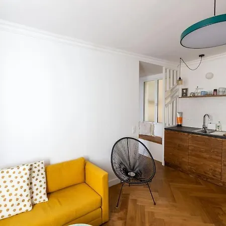Appartamento Contemporain Rénové Dans Le Centre De *