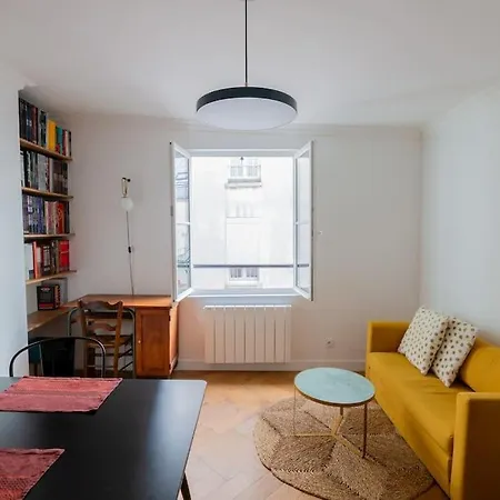 Contemporain Rénové Dans Le Centre De *