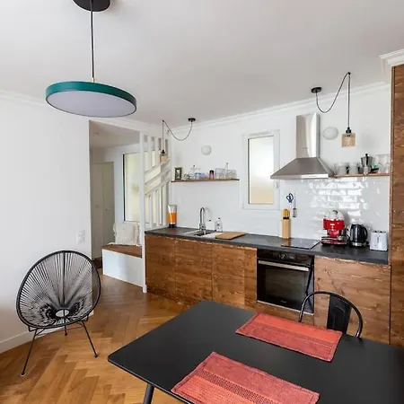 Contemporain Rénové Dans Le Centre De Appartamento