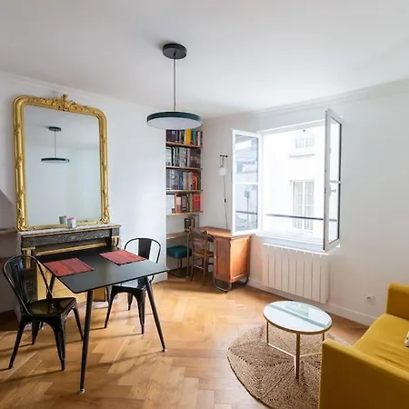 Appartamento Contemporain Rénové Dans Le Centre De *